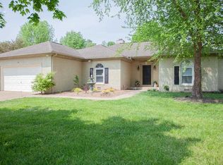 2311 Holbrook Dr, Newburgh, IN 47630