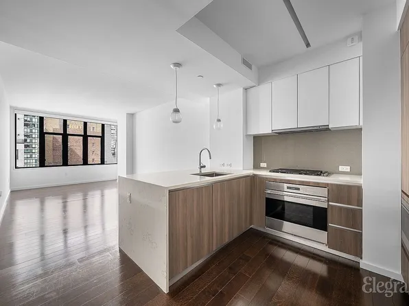 591 3rd Ave #12A, New York, NY 10016