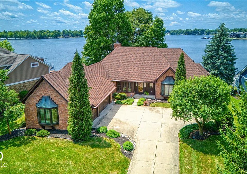 1st image of 109 Edgewater Dr