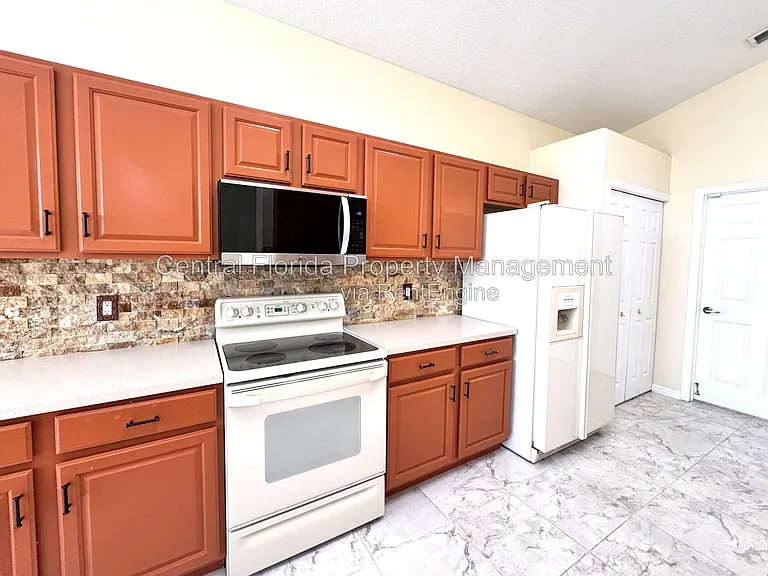 140 Moss Ln — Photo 10