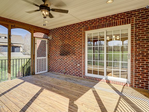65th image of 405 Heather View Dr