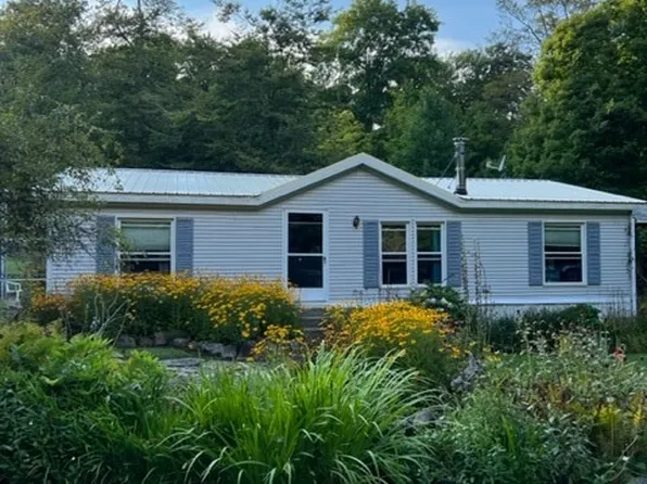 12704 Smedley Rd, Waterford, PA 16441