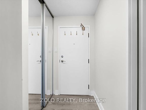 4th image of 330 Rathburn Rd W #1110