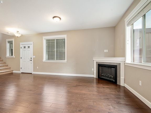4th image of 2625 NE 130th Ct