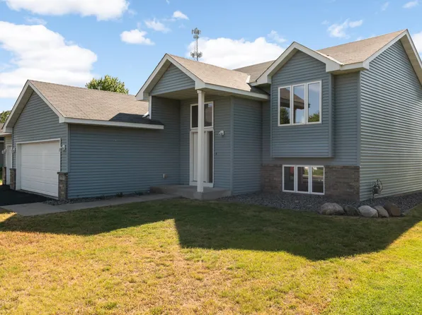 936 S Cedar St, Belle Plaine, MN 56011