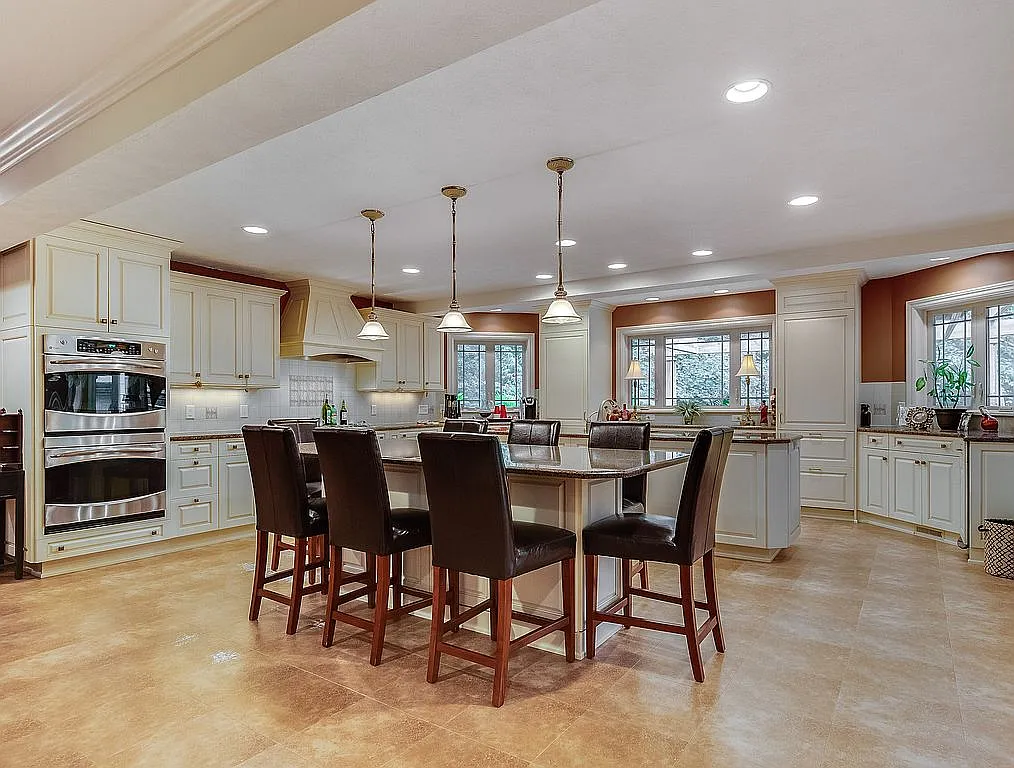 120 Guise Park Dr photo 1