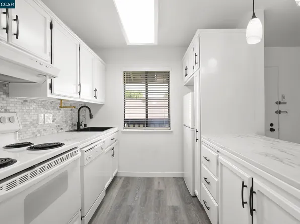 1437 Marchbanks Dr APT 3, Walnut Creek, CA 94598