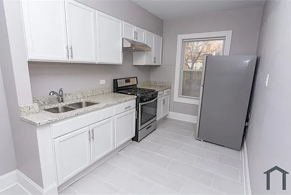 8000 S Justine St #2 — Photo 1