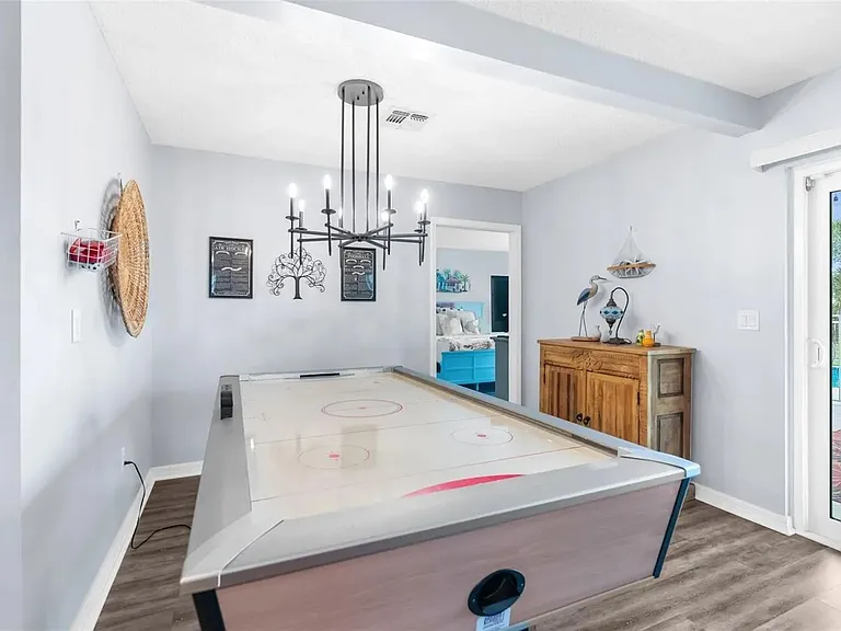 6029 Bayway Ct — Photo 32