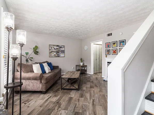 3251 Abbeywood Dr, Decatur, GA 30034