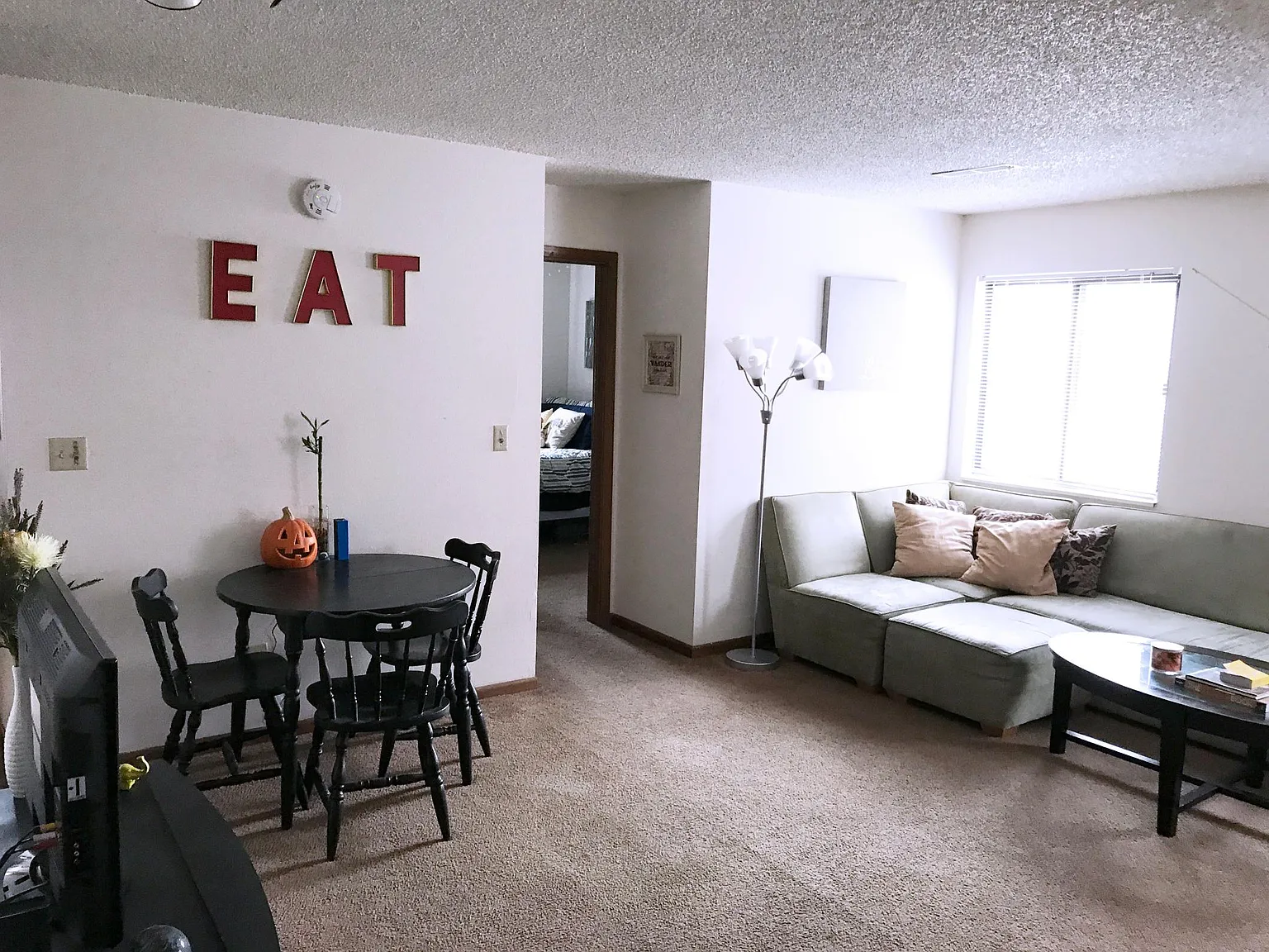 3 bed, 1070 sqft, $1,650 — Photo 3