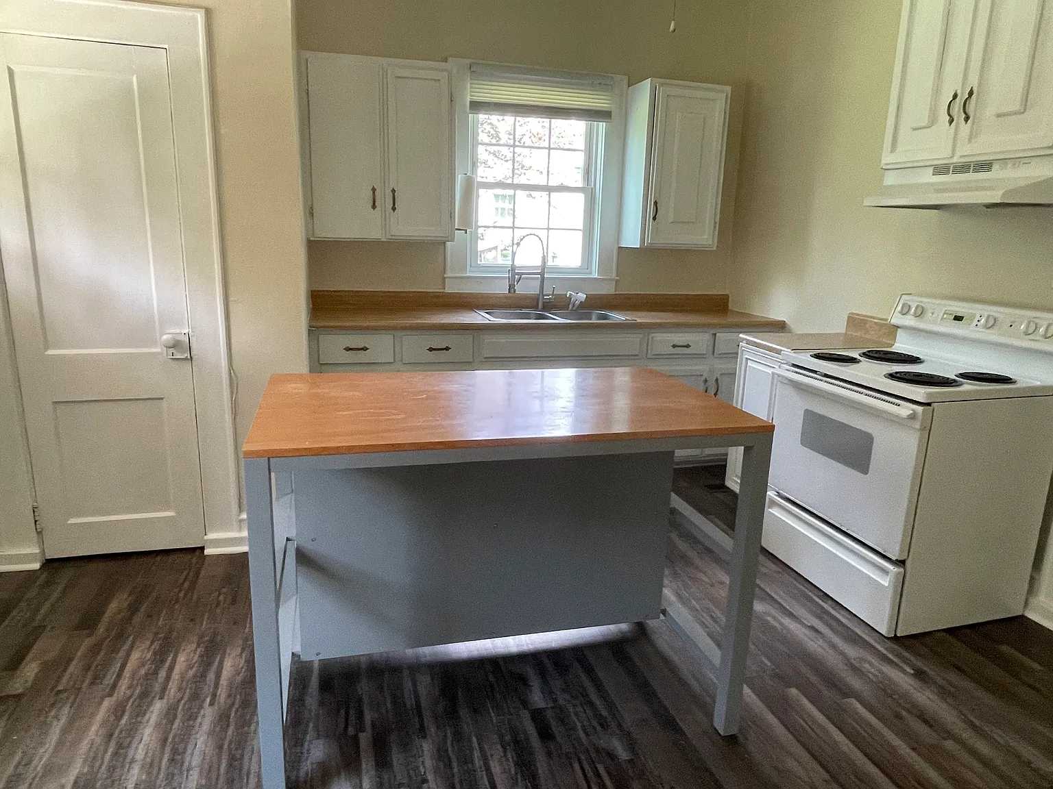 9617 Fonville Rd — Photo 2