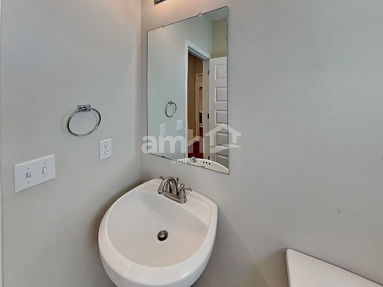 8010 Dampton Ln — Photo 6