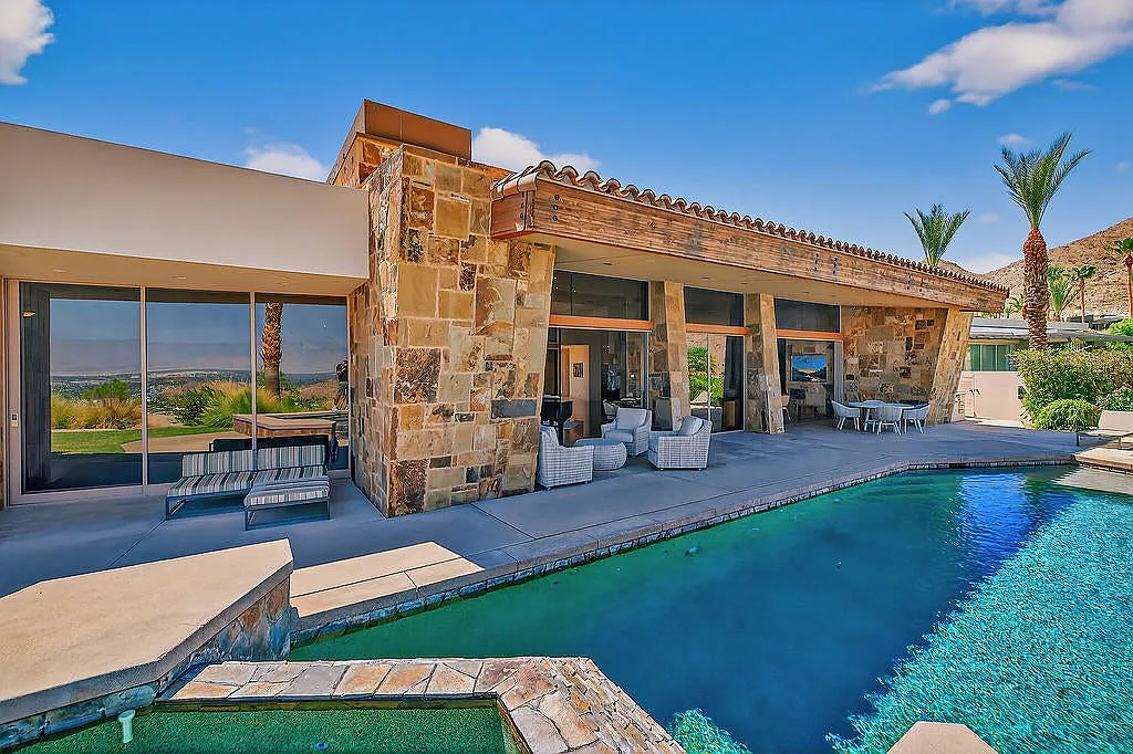 5 bed, 5813 sqft, $35,000 — Photo 4