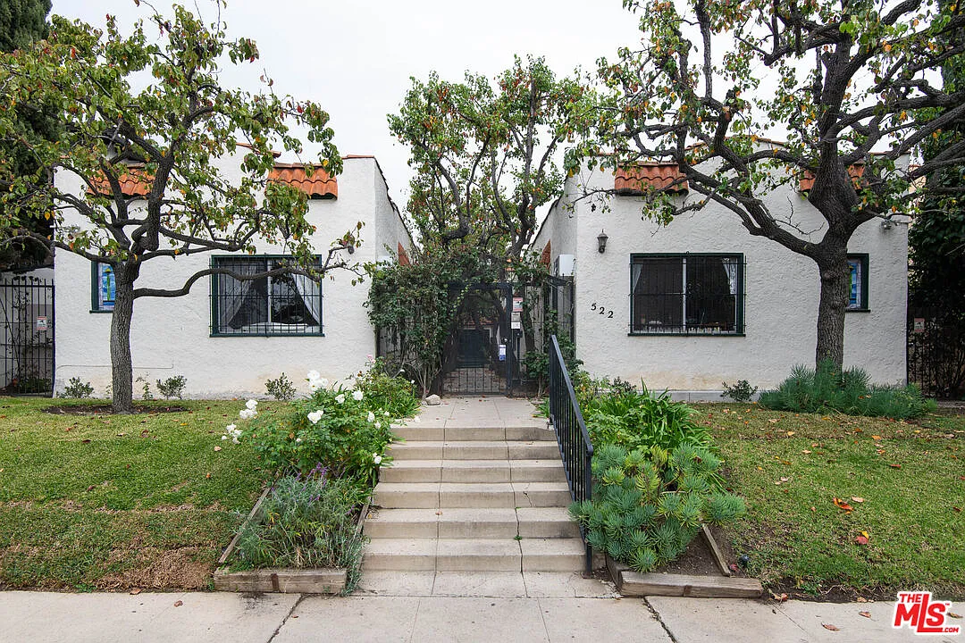 1 bed, 1.0 bath, 700 sqft, $2,495 — Photo 1
