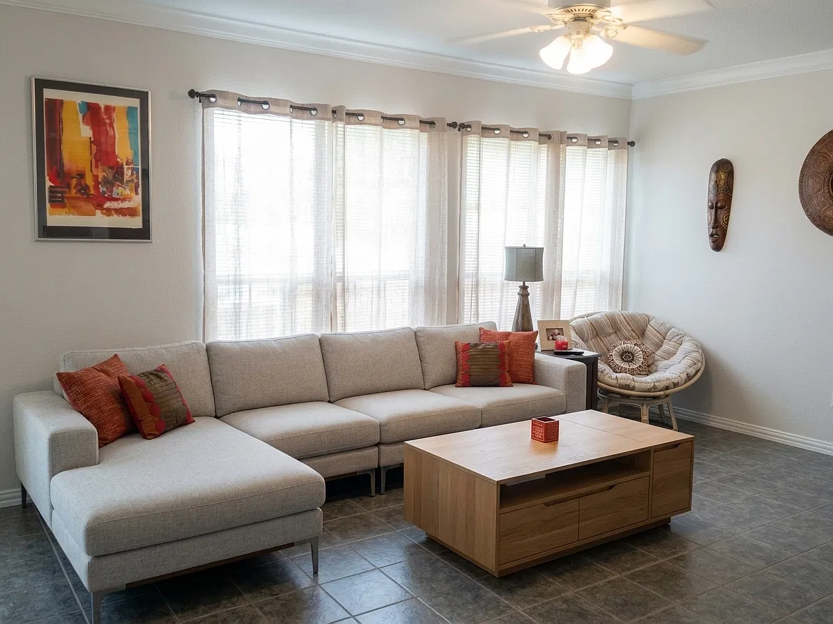 710 E Boyd Dr — Photo 2