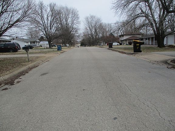 4th image of 128 Northgate Dr