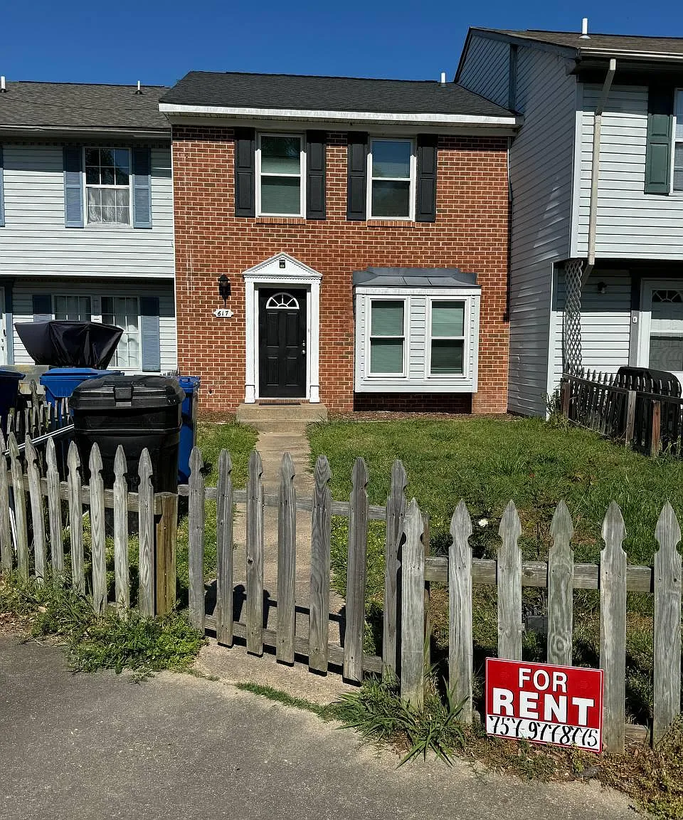 617 Fox Creek Ct — Photo 1