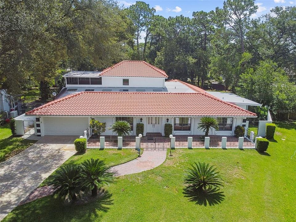 1st image of 325 RAVEN ROCK LN