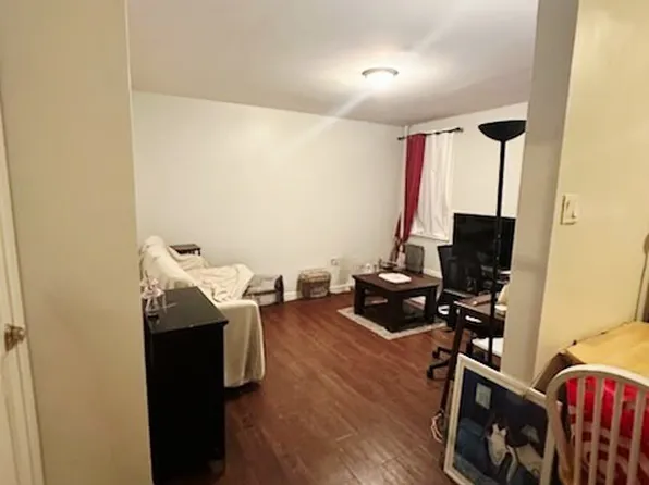 2231 Cropsey Avenue image 1 of 7