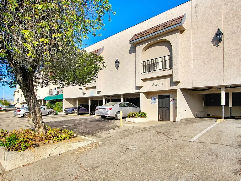 Ramona Garden Apartments — Photo 18