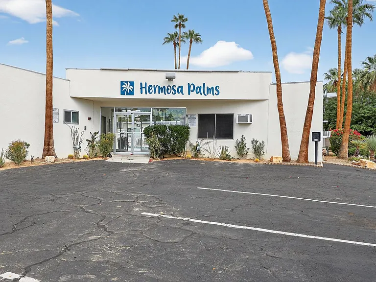 588 E. Mel Avenue - Hermosa Palms — Photo 22