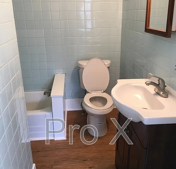 201 W Washington St #C — Photo 4