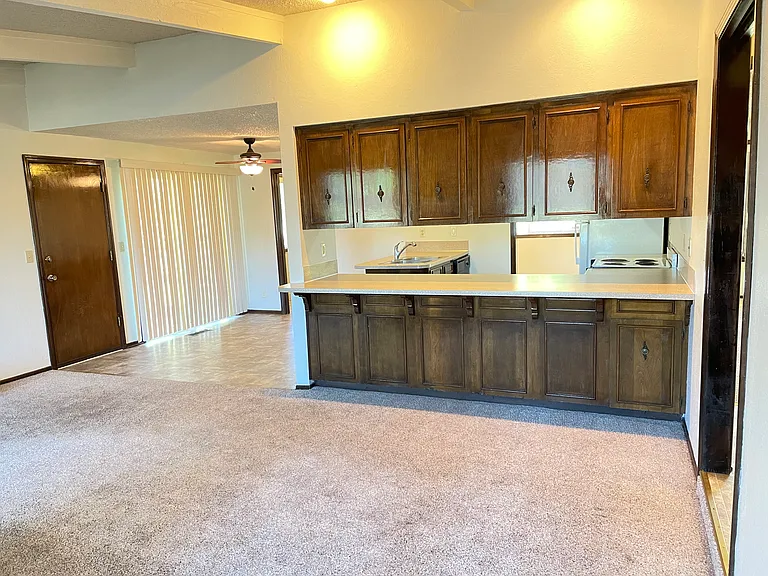 6308 Woodlawn Dr NE — Photo 9