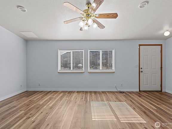 4th image of 23 Hanna Avenue