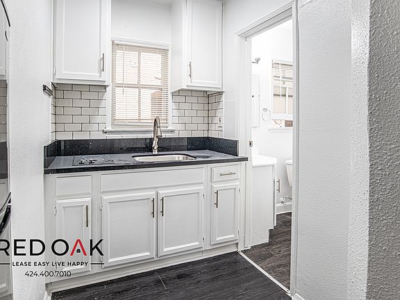 4th image of 854 S Kenmore Ave #14