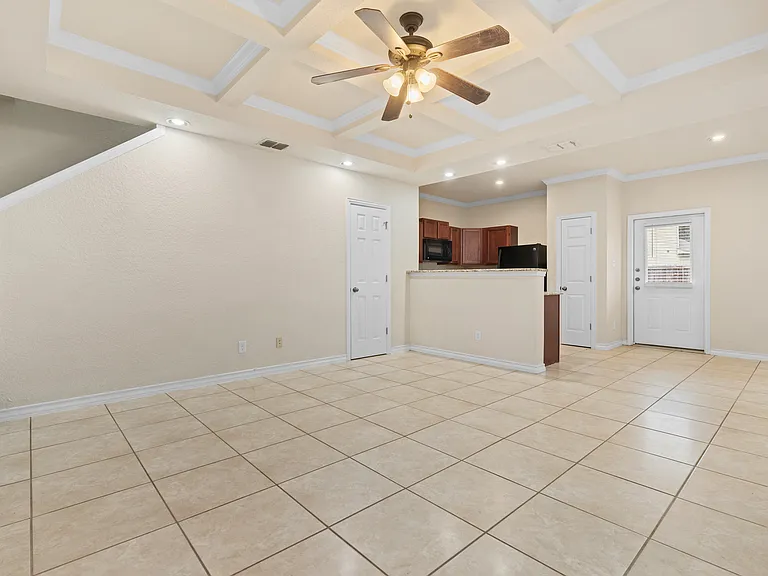 4917 Appleseed Ct — Photo 3