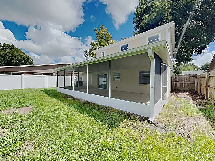 3 bed, 2.5 bath, 1488 sqft, $1,945 — Photo 3
