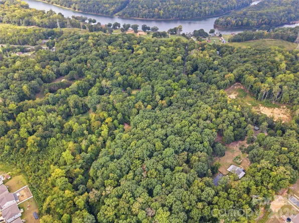 1626 Hart Rd, Charlotte, NC 28214