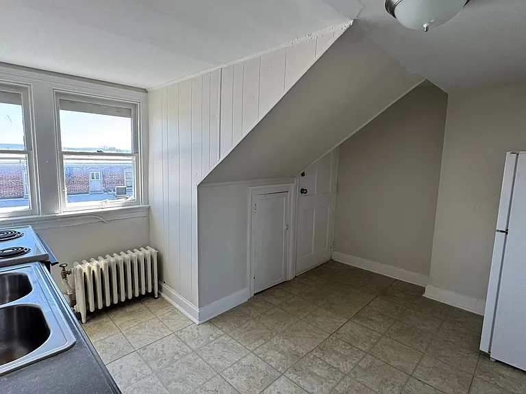 666 N Oak Hill Ave #3 — Photo 8