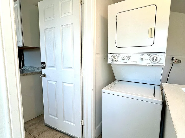 210 Pennsylvania Ave #2 — Photo 20