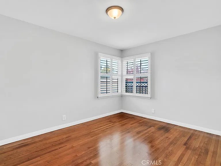 4622 Dunrobin Ave — Photo 4