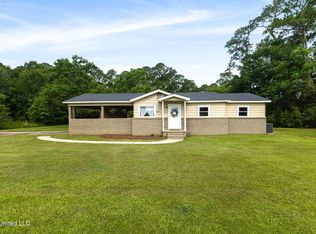 2901 Fairview Dr, Gautier, MS 39553
