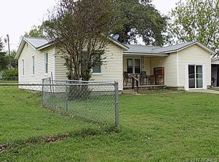 819 S Broadway St, Holdenville, OK 74848