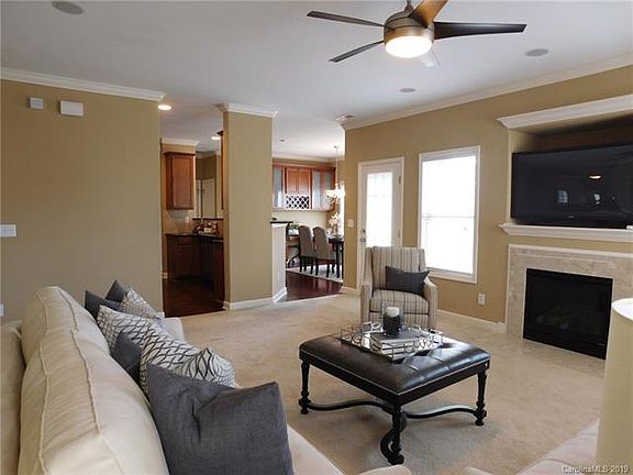 5th image of 4318 Hampstead Heath Dr