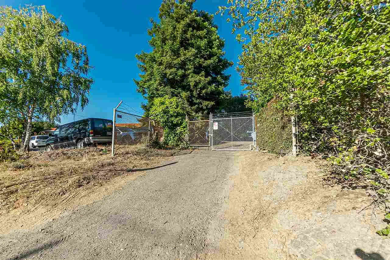 27626 Fairview Ave photo 1