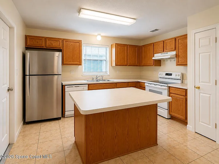 823 Angela Ave #A — Photo 8