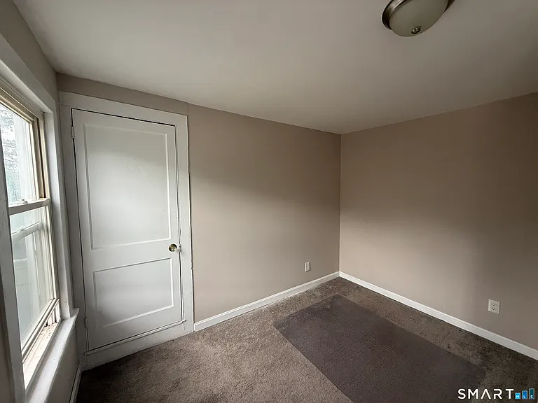 222 N Cherry St — Photo 14