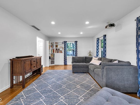 5th image of 9860 Sunnymeade Ln