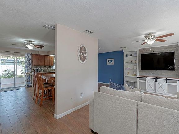 5th image of 1542 S Lake Ave