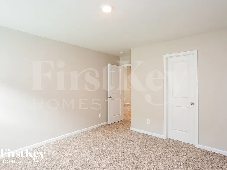 2209 Rolling Hills Dr — Photo 14