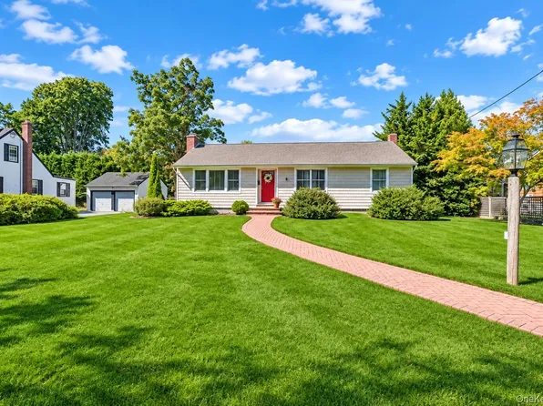 72 S Penataquit Avenue, Bay Shore, NY 11706
