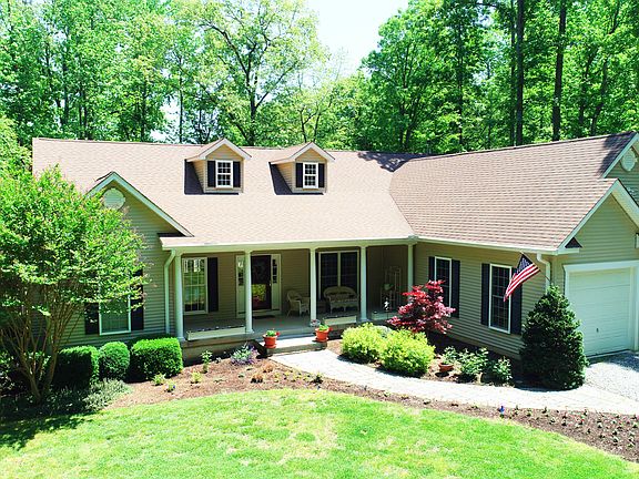 2nd image of 436 Twin Lakes Ln