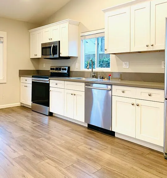 328 W California Ave — Photo 8