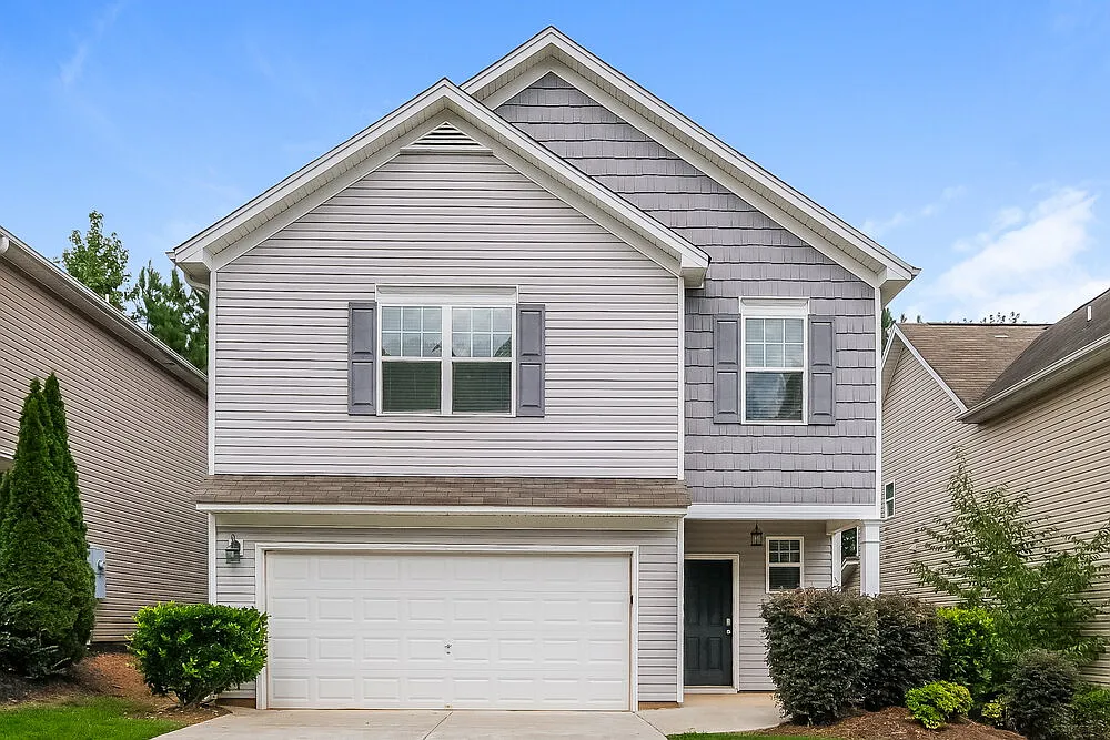 4 bed, 2.5 bath, 1949 sqft, $2,065 — Photo 1