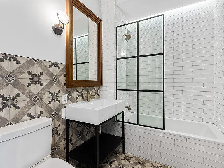 23 Menahan St #3E — Photo 4